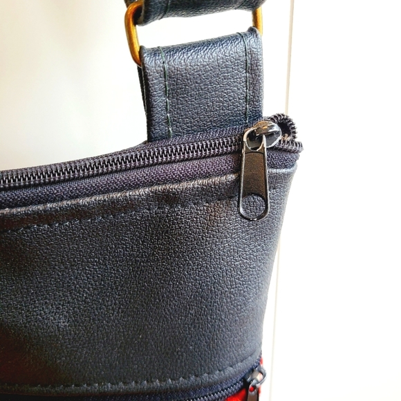 Echos in the Attic Crossbody Purse - Picture 3 of 5